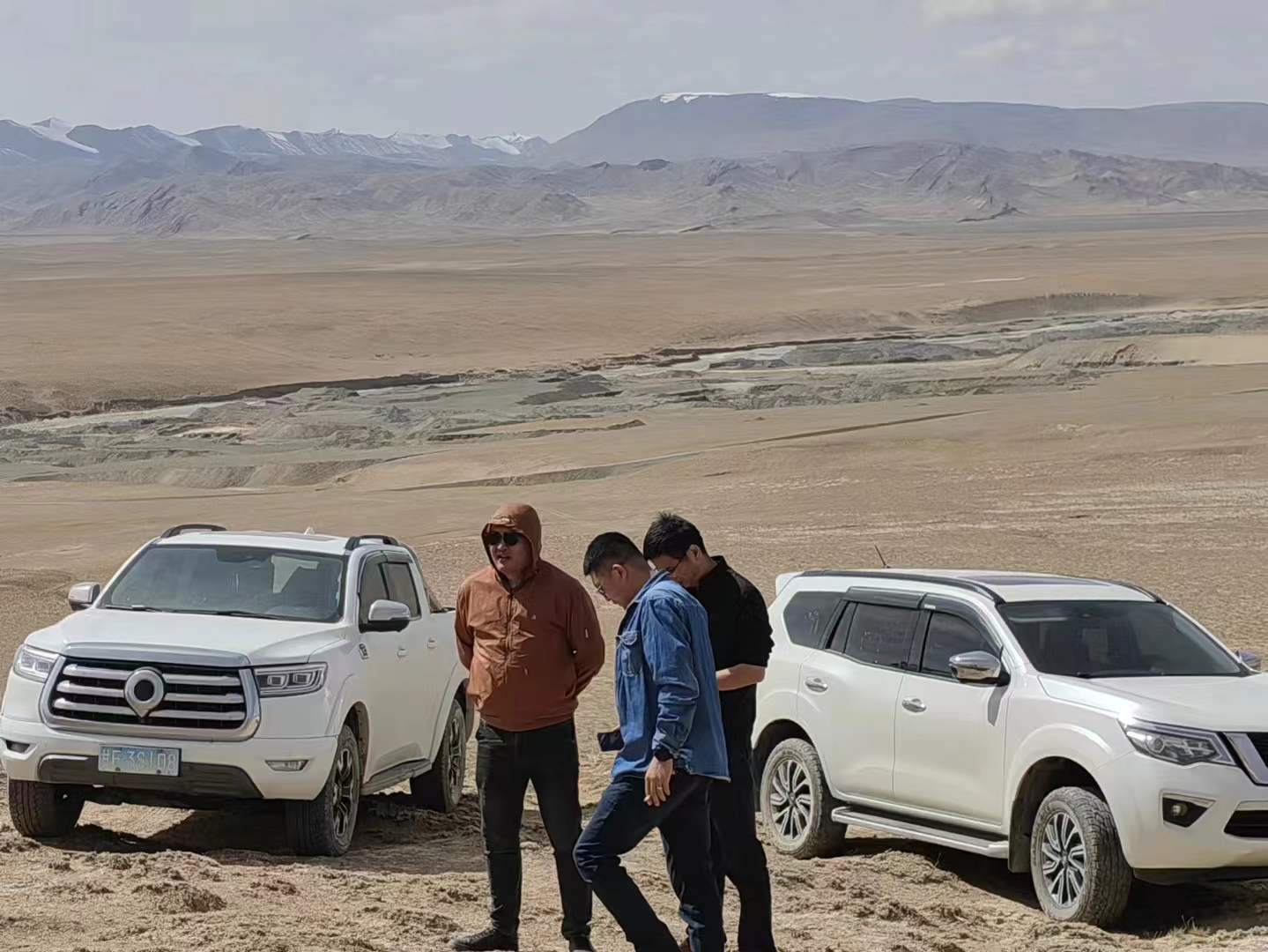 考察酒泉市阿克塞哈萨克族自治县高原羊项目