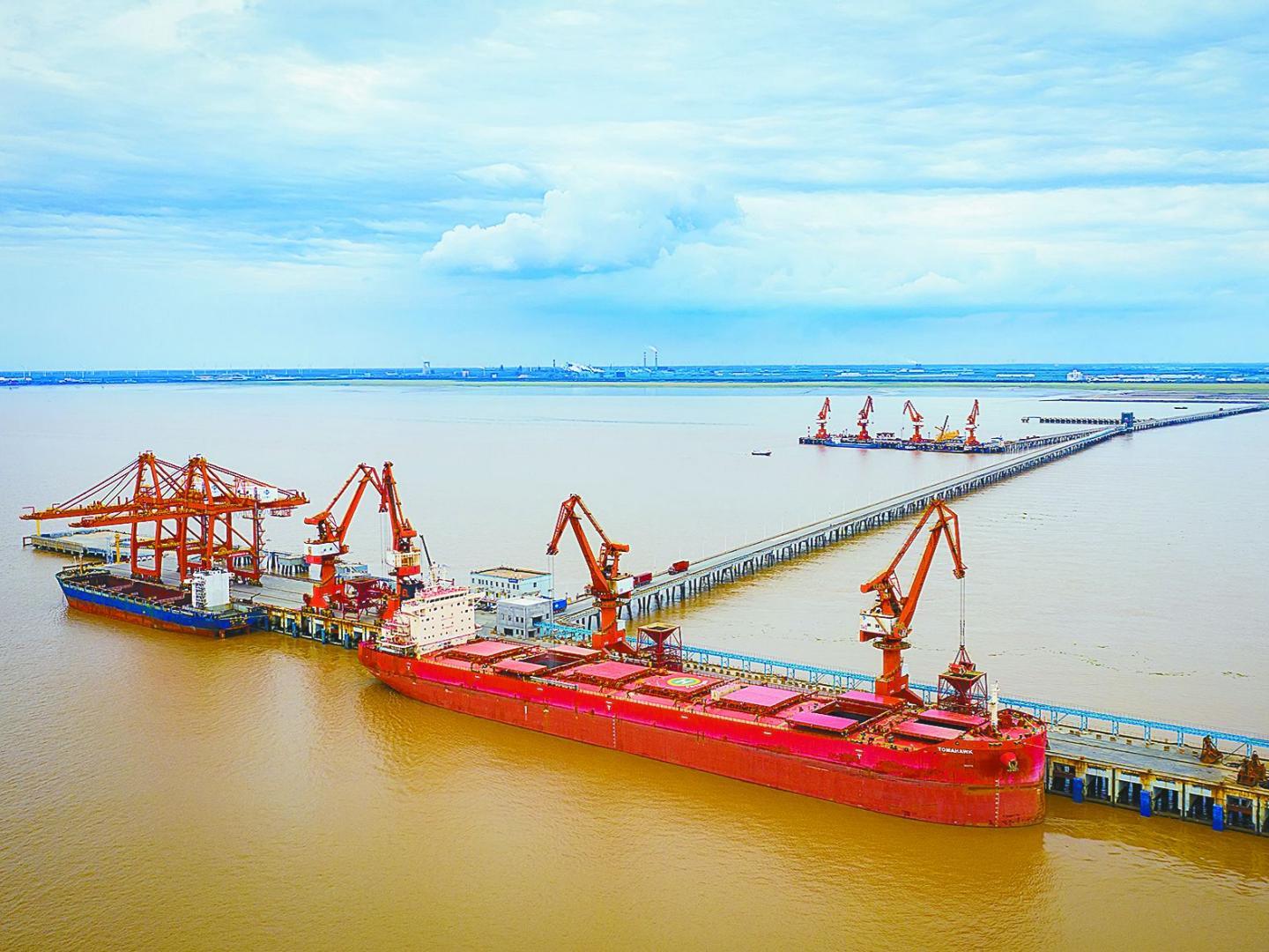 耐诺集团考察国家级一类口岸大丰港